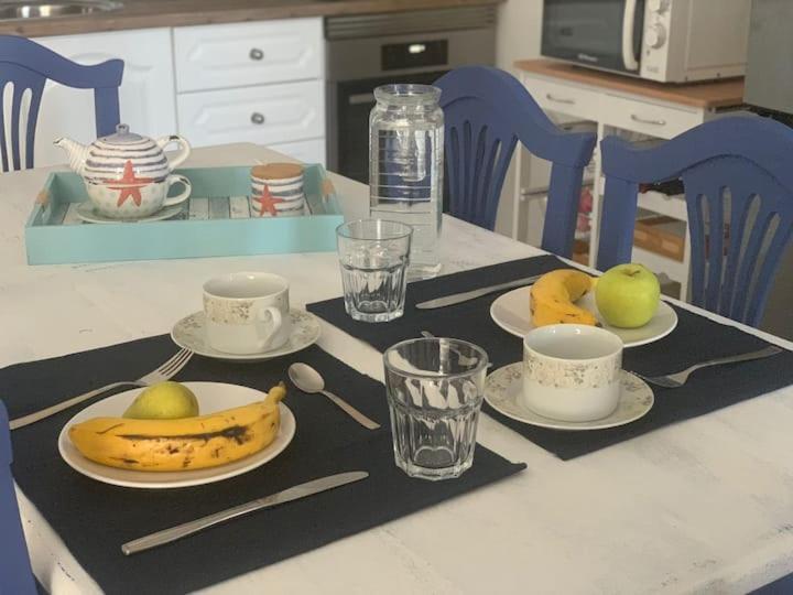 El Muellito Ocean View Apartment *